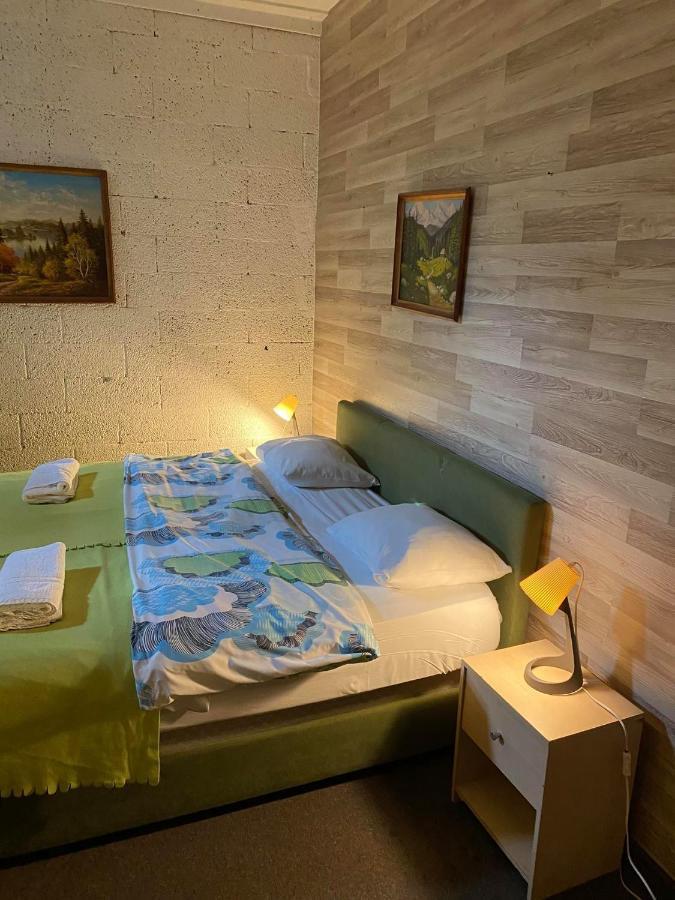 Come To Vilnius Hostel Self Check In Bagian luar foto