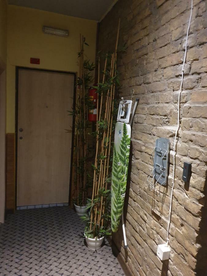 Come To Vilnius Hostel Self Check In Bagian luar foto
